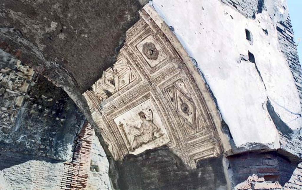 Herculaneum. October 2001. Vaulted ceiling of arch on east side. Photo courtesy of Peter Woods.