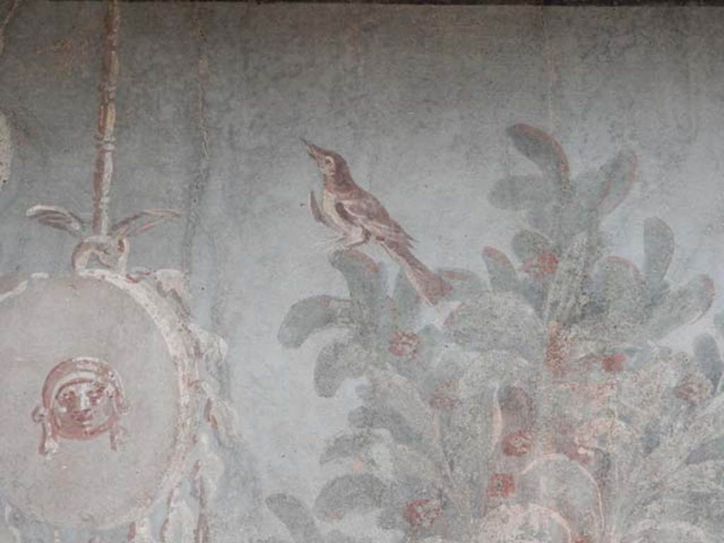 III.3, Herculaneum, May 2018. Detail of painted bird from garden painting. Photo courtesy of Buzz Ferebee