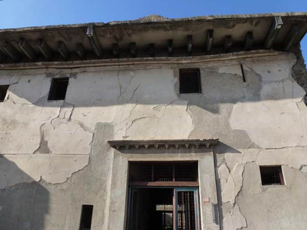 III.11 Herculaneum. October 2012. Looking west towards upper floor. Photo courtesy of Michael Binns.