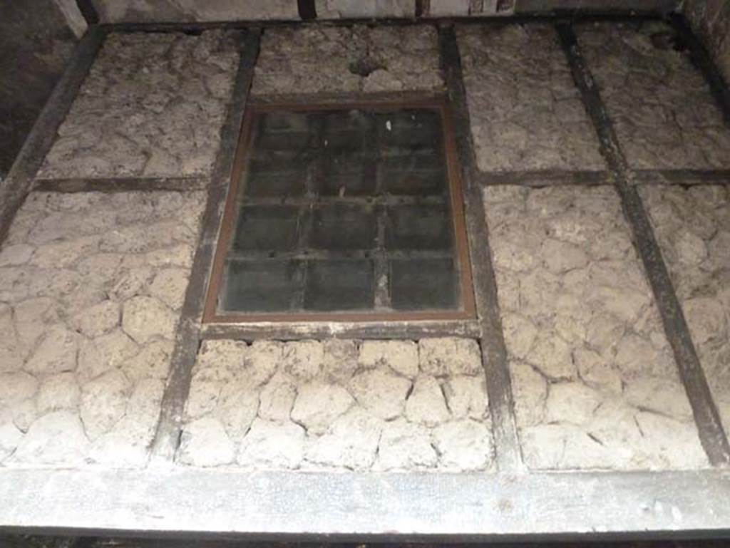 Ins. III.12, Herculaneum, September 2015. This would appear to be what Maiuri described as the doorkeepers cubby hole.
