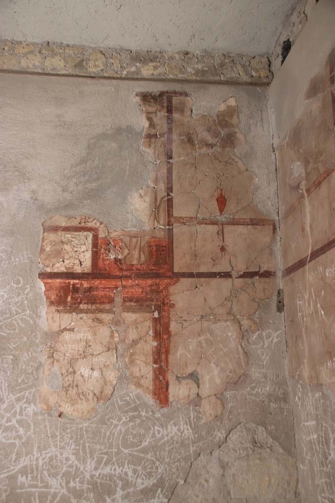 III 16, Herculaneum, October 2020. Room 3, detail from upper south wall. Photo courtesy of Klaus Heese.