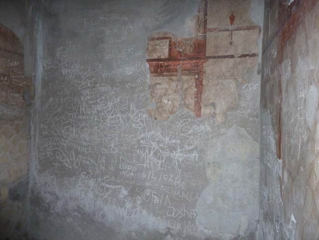 Ins. III 16, Herculaneum, September 2015. Room 3, south wall.