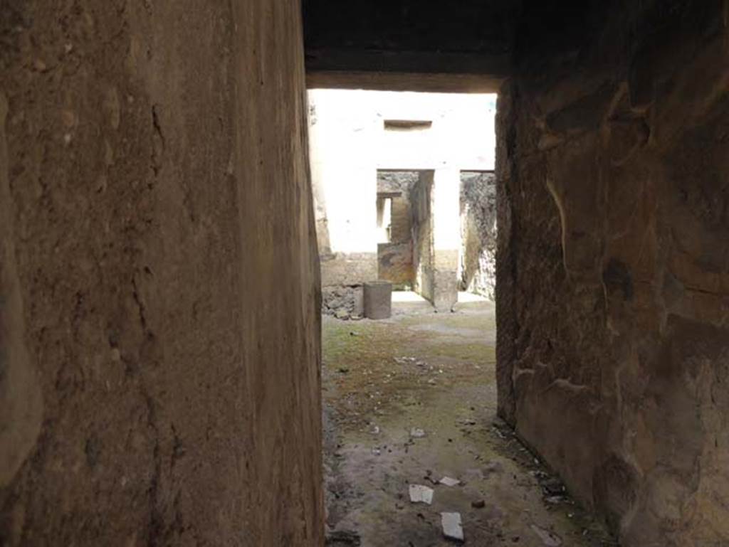 III 17, Herculaneum, October 2014. Looking west along entrance corridor. Photo courtesy of Michael Binns.