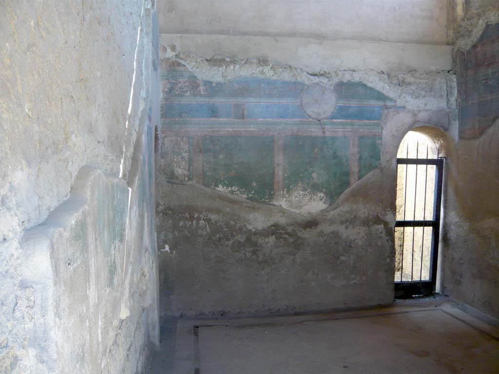 III.19/18/1, Herculaneum, August 2013. 
Room 3, looking towards north wall of apodyterium, or dressing or waiting room on north side of atrium. Photo courtesy of Buzz Ferebee.
