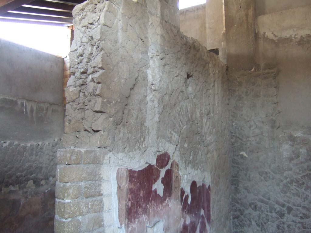 III.19/18/1, Herculaneum, May 2006. Room 4, west wall of tepidarium, with doorway to caldarium 5.