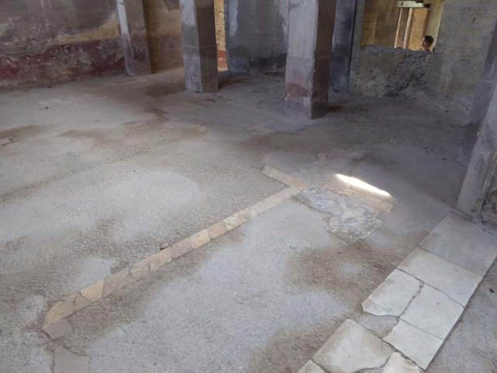 IV.2/1, Herculaneum, September 2016. Flooring in tablinum. Photo courtesy of Michael Binns.