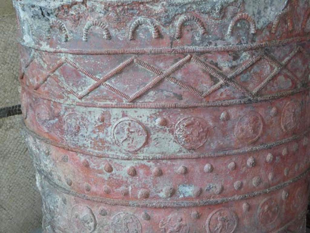 IV.2/1, Herculaneum, September 2016. Detail of the lead bucket. Photo courtesy of Michael Binns.20P1080116