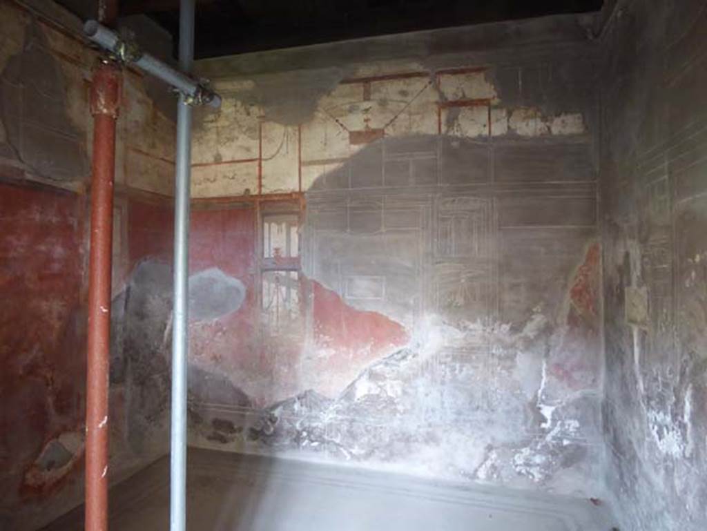 IV.2/1, Herculaneum, September 2016. Cubiculum 11, looking towards north, east and south wall.  Photo courtesy of Michael Binns.
