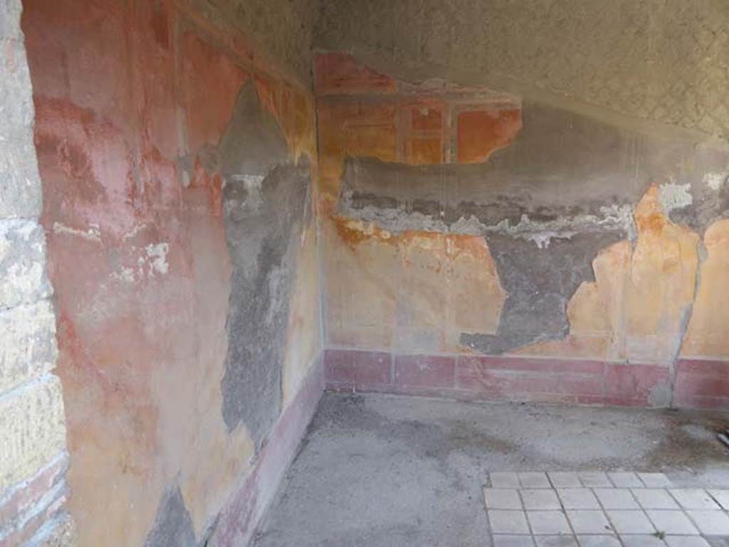 IV.2/1, Herculaneum, September 2016. Diaeta 23, looking through doorway with north wall, on left, towards east wall.  Photo courtesy of Michael Binns.
