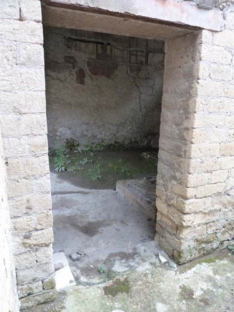 IV.4 Herculaneum. September 2015. Room 18, doorway in south wall to room 19, an elegant biclinium, a dining room with two couches.  .