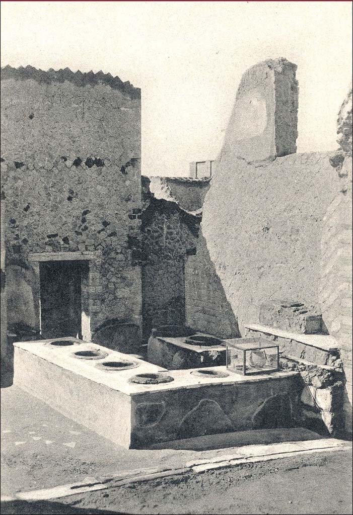 IV.15 Herculaneum. Undated postcard entitled “Thermopolium”.
Looking south-west across entrance doorway.
Photo courtesy of Peter Woods.