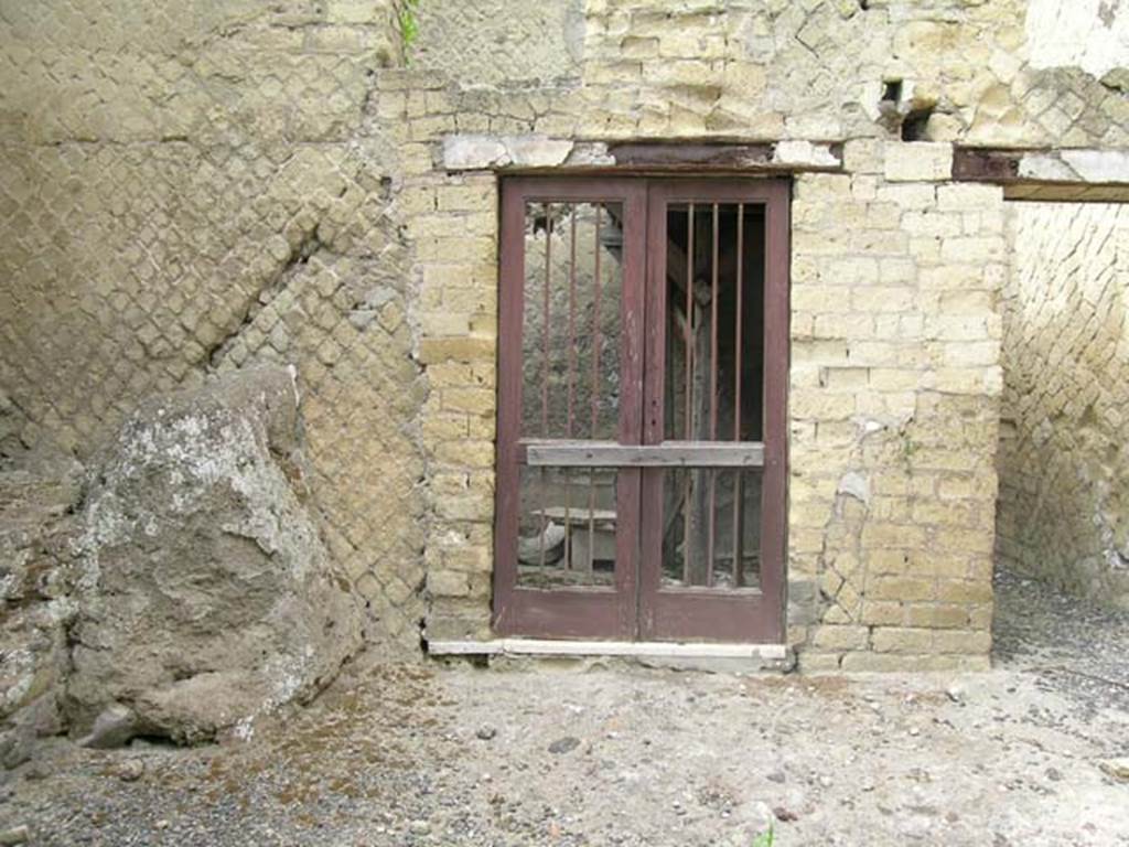 A brick building
Description generated with very high confidence