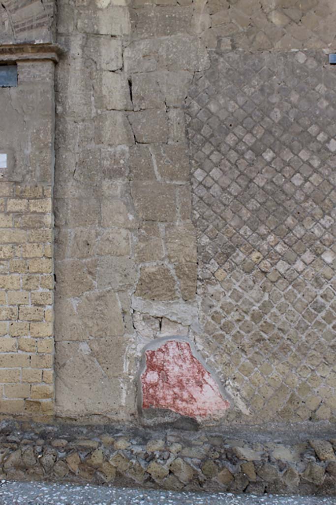 V.2, on left, and V.1, on right. March 2014. Detail from front façade.
Foto Annette Haug, ERC Grant 681269 DÉCOR.