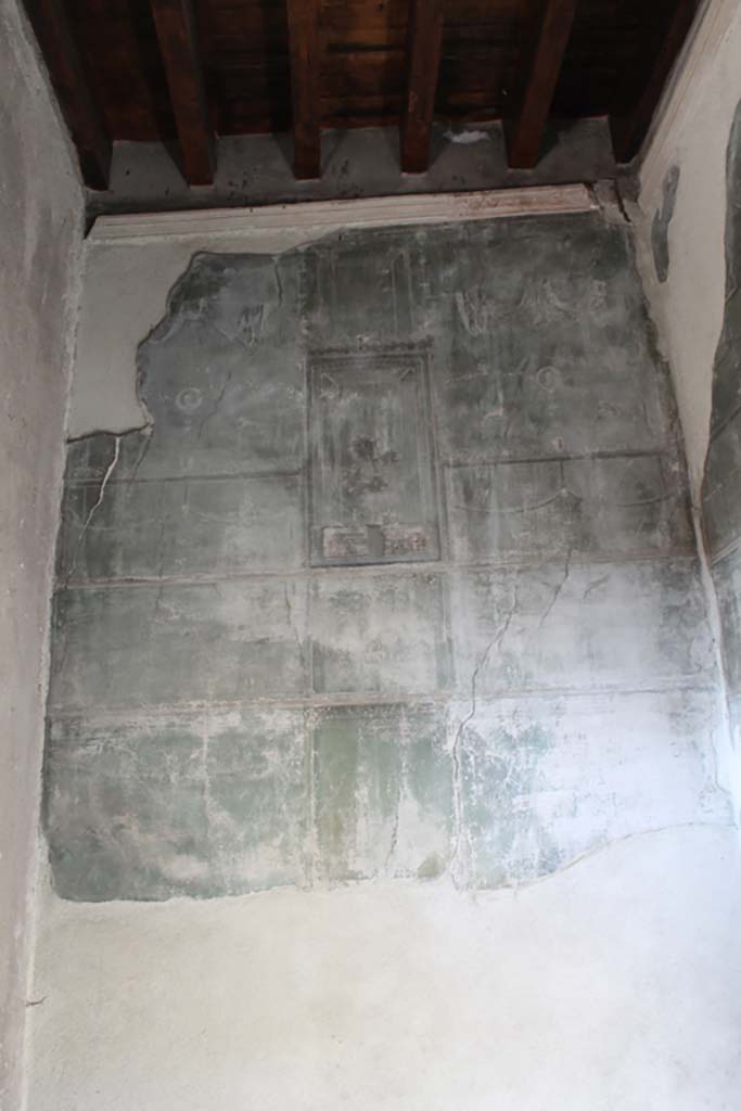 V.1 Herculaneum. March 2014. Room 3, upper west wall.
Foto Annette Haug, ERC Grant 681269 DÉCOR.

