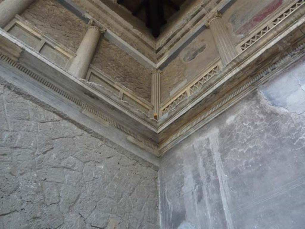 V.1 Herculaneum. August 2013. Upper south-west corner of atrium. Photo courtesy of Buzz Ferebee.