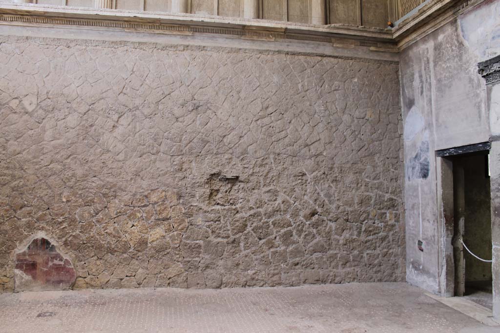 V.1 Herculaneum. March 2014. South wall and south-west corner of atrium. 
Foto Annette Haug, ERC Grant 681269 DÉCOR.
