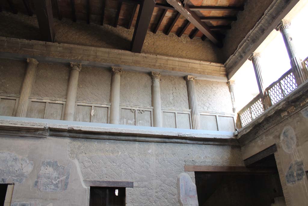 V.1 Herculaneum. March 2014. Upper north wall and north-east corner. 
Foto Annette Haug, ERC Grant 681269 DÉCOR.
