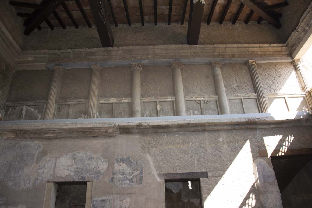 V.1 Herculaneum. March 2019. Upper north wall of atrium.
Foto Annette Haug, ERC Grant 681269 DÉCOR.
