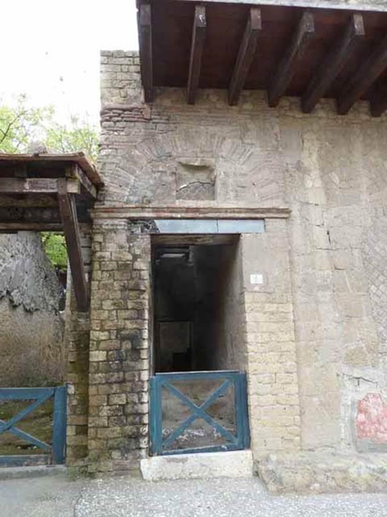 V.2 Herculaneum. May 2010. Doorway to steps to upper floor, on east side of Cardo IV Superiore.