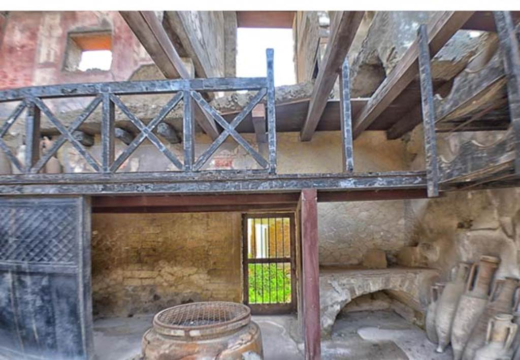 V.6, Herculaneum, April 2018. Looking east. Photo courtesy of Ian Lycett-King. Use is subject to Creative Commons Attribution-NonCommercial License v.4 International.