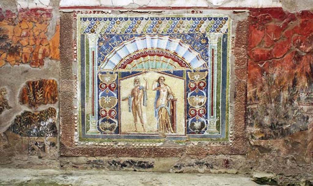 V.7, Herculaneum. October 2001. Looking towards east wall of internal courtyard with mosaic panel of Neptune and Amphitrite.
Photo courtesy of Peter Woods.

