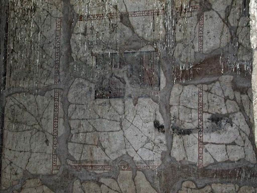 V.14/16, Herculaneum. September 2003. Detail from south wall of cubiculum E, or room 7, on upper floor.
Photo courtesy of Nicolas Monteix.