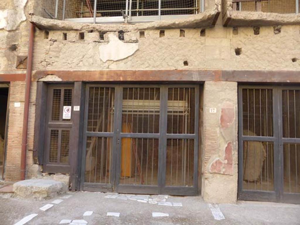 Ins. V 18, 17, and 16, Herculaneum, September 2015. Entrance doorways.