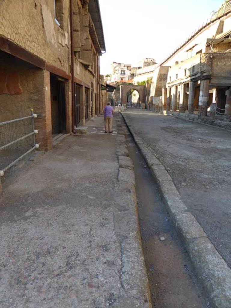 V. 20, Herculaneum, September 2015. Looking west along northern façade of doorways of Insula V. Photo courtesy of Michael Binns.