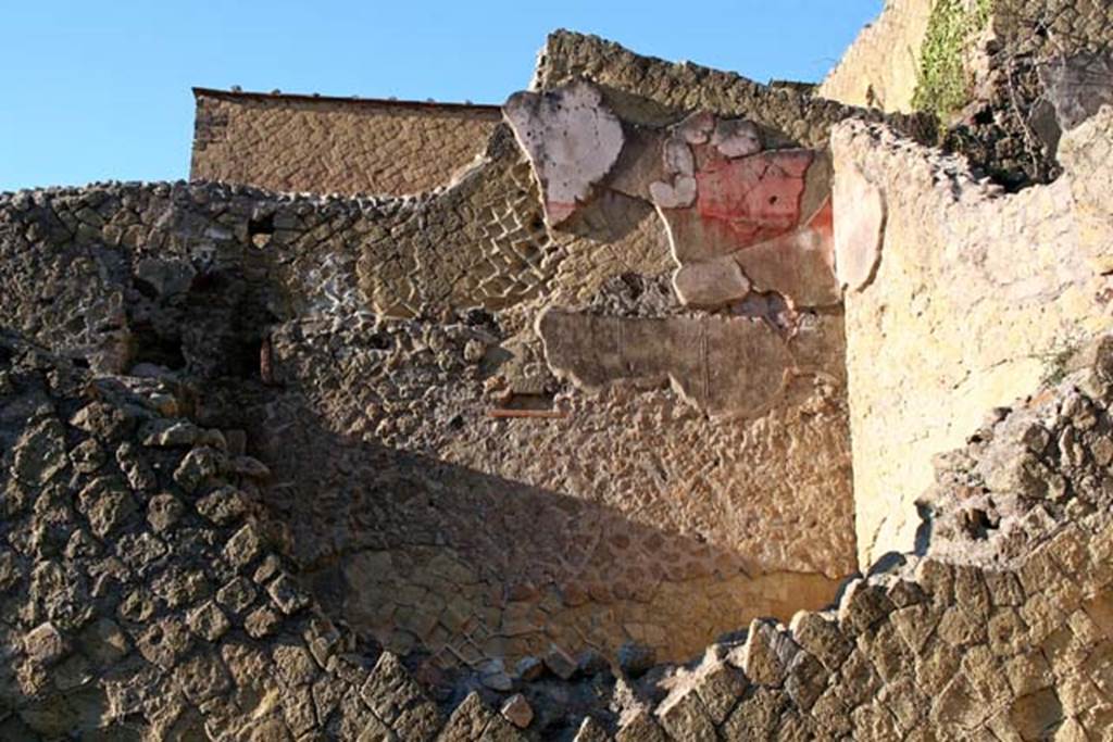 V.24, Herculaneum. February 2007. Looking towards west wall and north-west corner of rear room.
Photo courtesy of Nicolas Monteix.