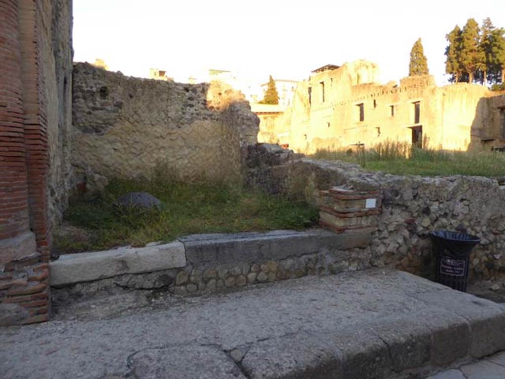 V.34 Herculaneum, September 2015. Looking north to entrance doorway. Photo courtesy of Michael Binns.