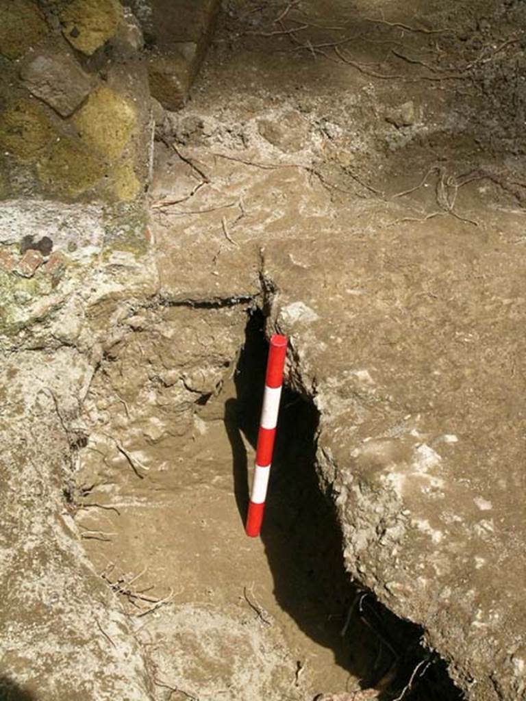 V.34, Herculaneum. May 2004. Detail, looking north. Photo courtesy of Nicolas Monteix.