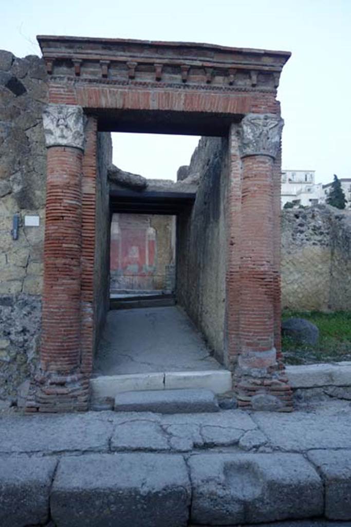 V. 35, Herculaneum, October 2014. Entrance doorway. Photo courtesy of Michael Binns.