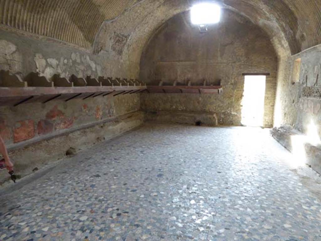 VI.1, Herculaneum. October 2014. Looking towards south wall, with window and doorway. Photo courtesy of Michael Binns.