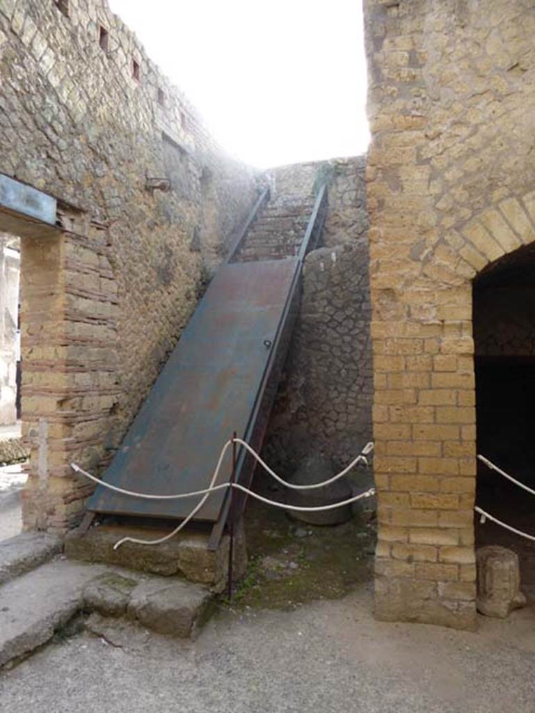 VI.10 Herculaneum, October 2014. Steps to upper floor, looking south. Photo courtesy of Michael Binns.