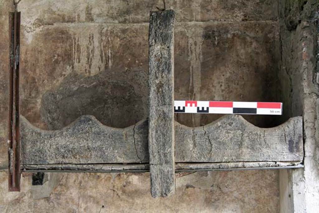 VI.12, Herculaneum. February 2007. Detail of shelving for amphorae or storage. Photo courtesy of Nicolas Monteix.