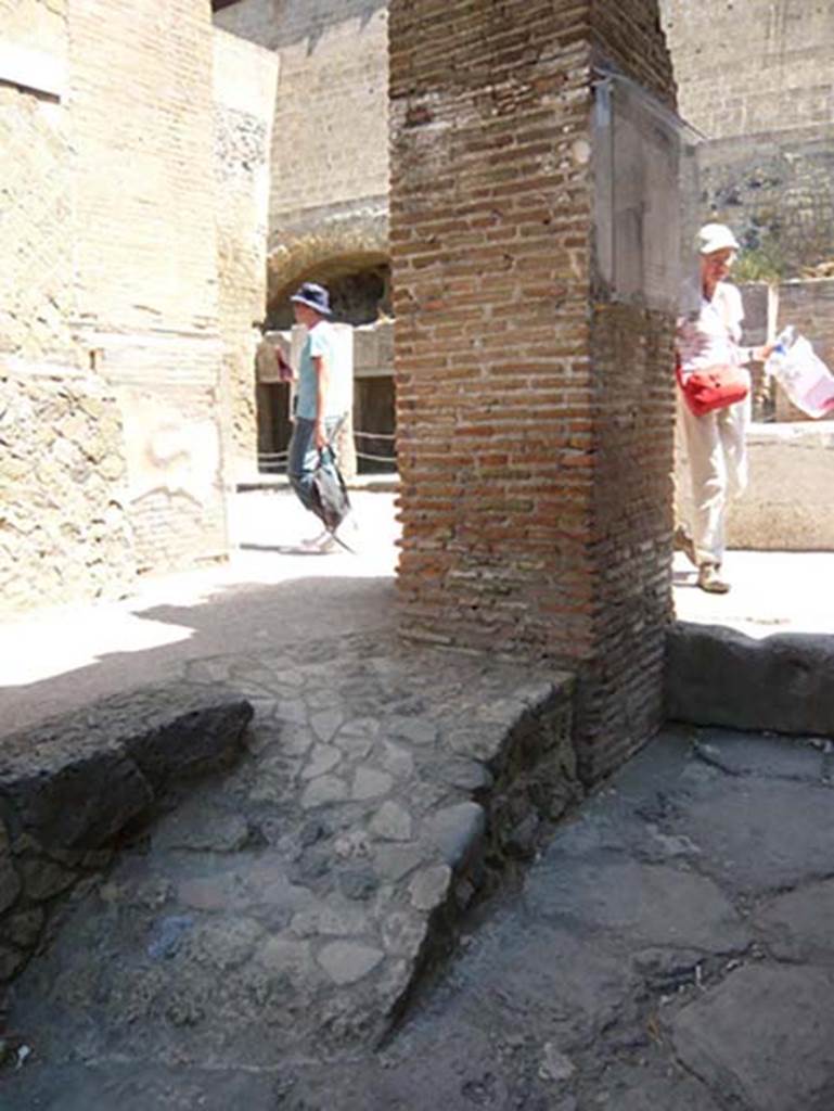 VI 12, Herculaneum, August 2013. North-east corner of Insula VI, adjacent to the shop at VI.12. Looking north. Photo courtesy of Buzz Ferebee.  See also Ins. V.9.

