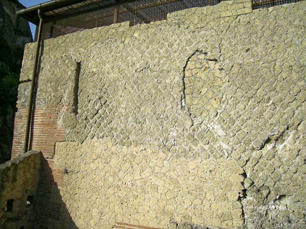 VI.25, Herculaneum. May 2004. Looking towards north wall of shop-room. Photo courtesy of Nicolas Monteix.