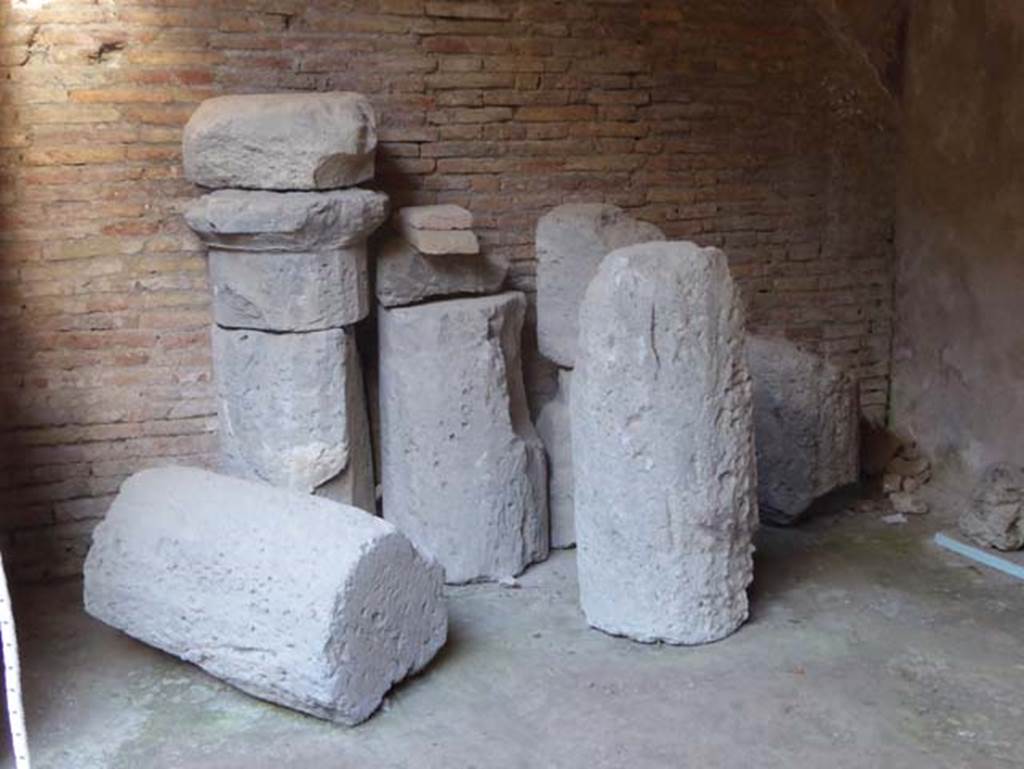 VII.2 Herculaneum. September 2015. Exedra 11, remains of peristyle columns, near north wall.  Photo courtesy of Michael Binns.
