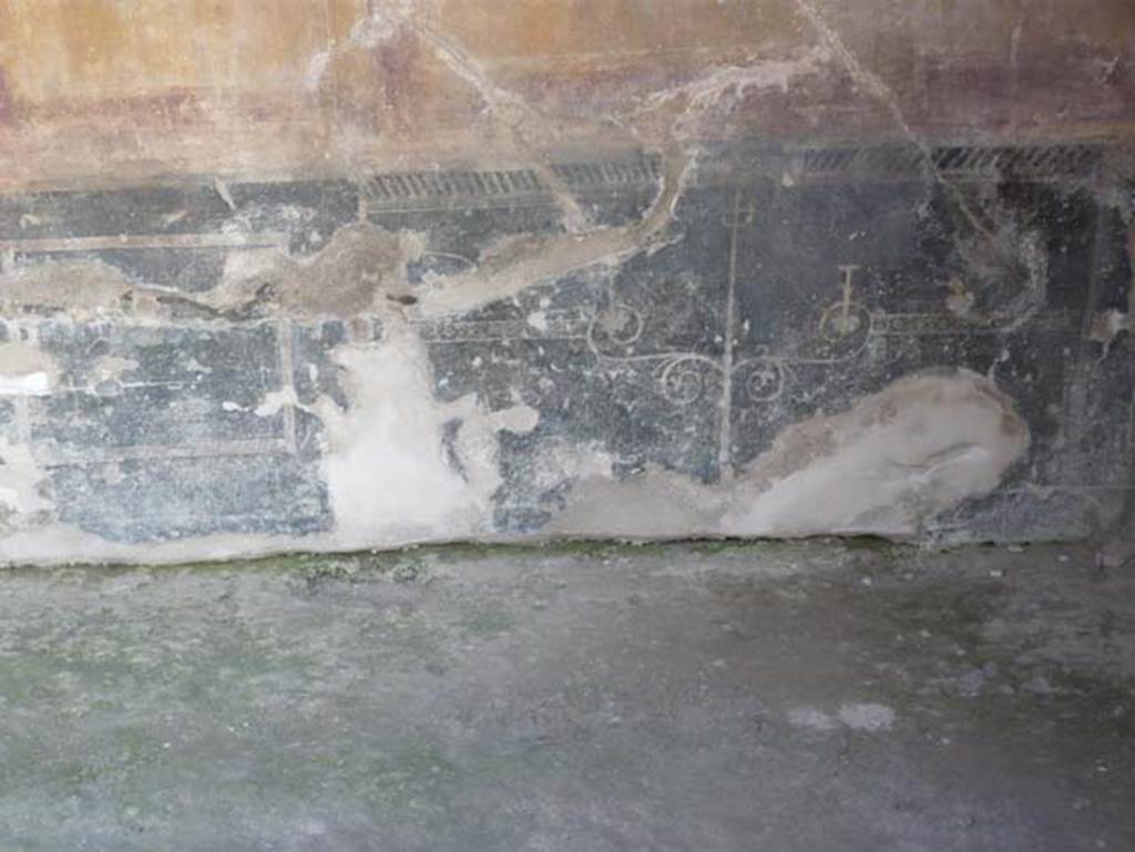 VII.2 Herculaneum. August 2013. Exedra 11, painted zoccolo (dado) from east wall. Photo courtesy of Buzz Ferebee.
