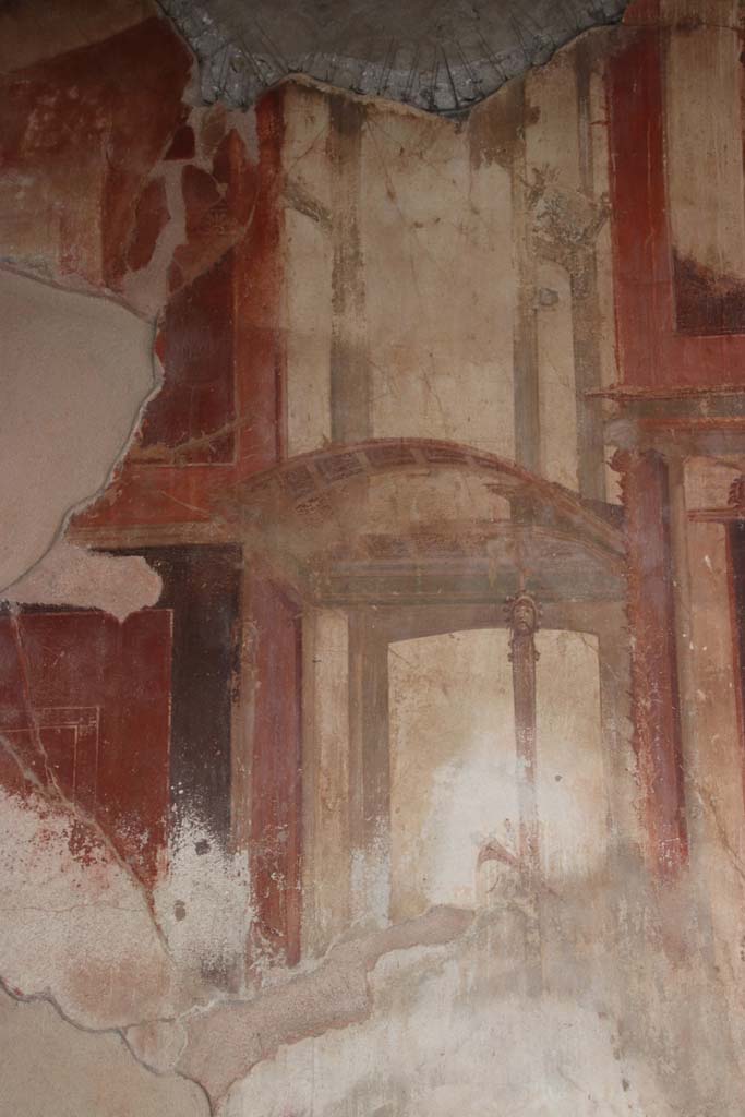 VII.2 Herculaneum. September 2017. Exedra 11, detail of painted decoration from north end of east wall.
Photo courtesy of Klaus Heese.
