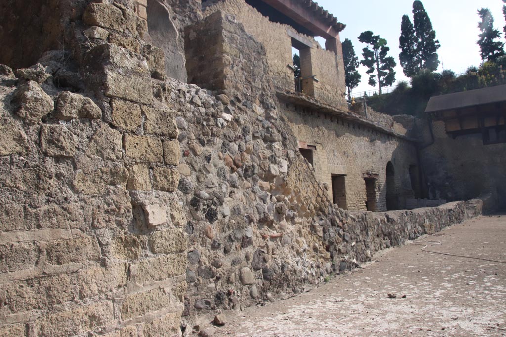 Ins. Or. I.1a, Herculaneum. October 2023.
Looking east at rear of roof of Suburban Baths, along line of vaulted corridor, with collapsed loggia above. Photo courtesy of Klaus Heese.