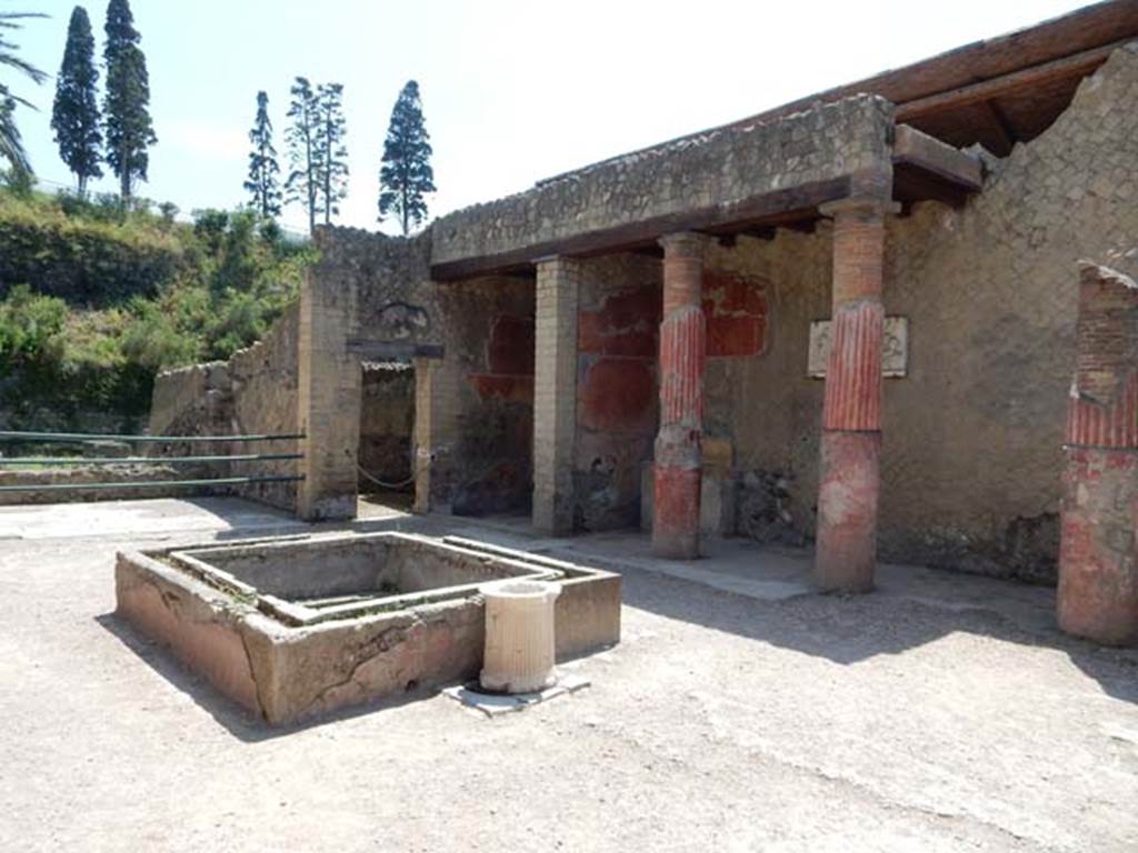 Ins. Orientalis I, 2, Herculaneum. May 2018. Looking south-east across atrium. Photo courtesy of Buzz Ferebee.