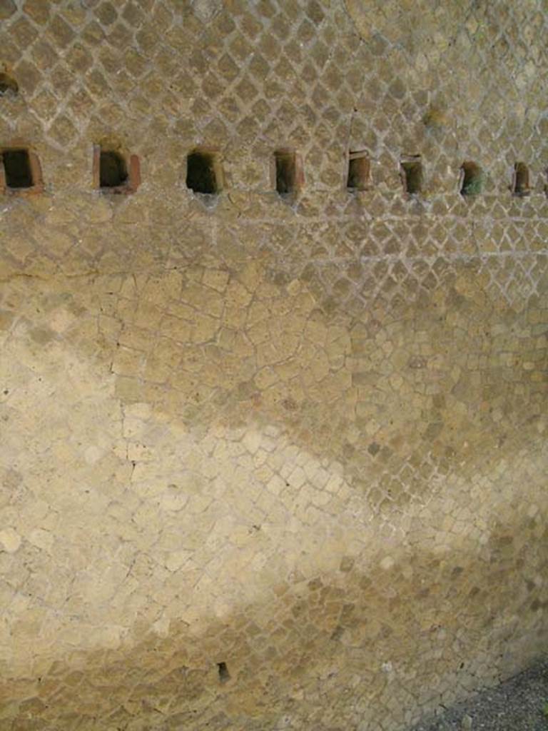 Ins Or II, 7, Herculaneum. May 2005. North wall of rear room through doorway. 
Photo courtesy of Nicolas Monteix.
