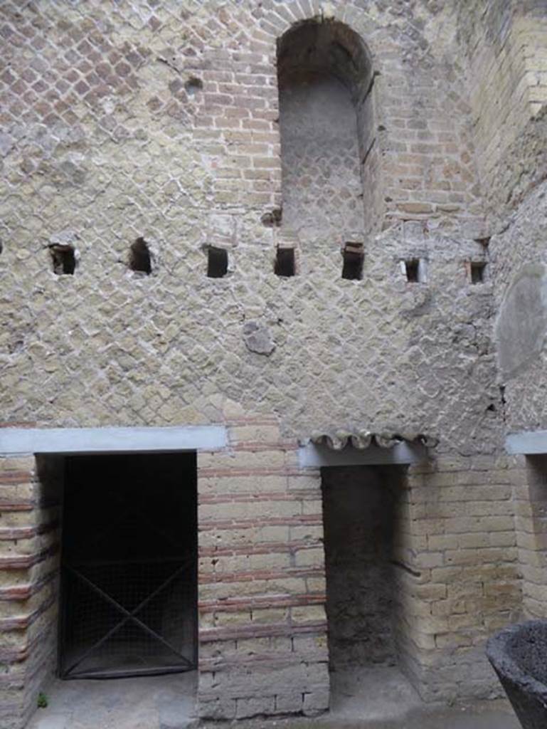 Ins. Orientalis II, 8, Herculaneum.October 2015. Looking towards north wall of mill-room with an upper floor, and two doorways.  Photo courtesy of Michael Binns.
