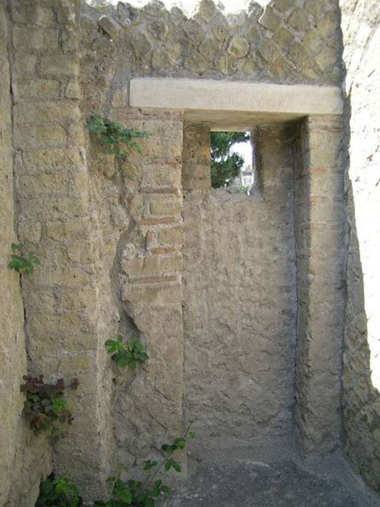 Ins. Or. II.8/9 Herculaneum. May 2006.
Looking west on upper floor towards a doorway to balcony (now bricked in). Photo courtesy of Nicolas Monteix.