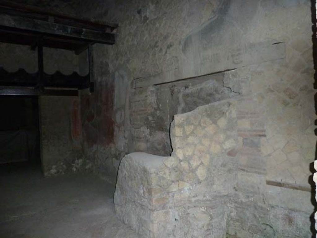 Ins. Orientalis II.9, Herculaneum. September 2015. South wall of wine shop.