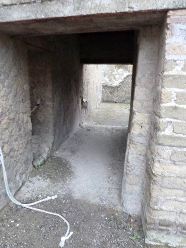 Ins. Orientalis II.10, Herculaneum. September 2015. Looking east along corridor (c ).