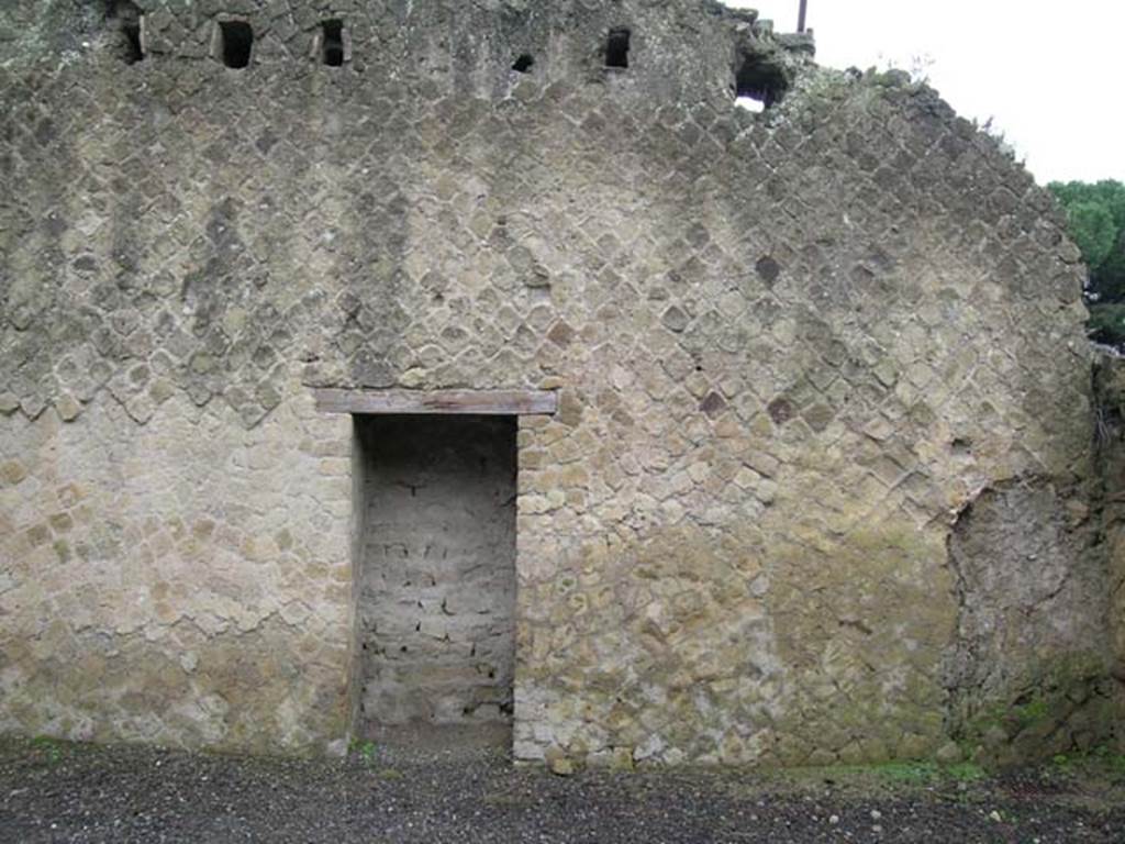 Ins. Or. II. 14, Herculaneum. December 2004. Looking towards south wall of shop-room at west end.
Photo courtesy of Nicolas Monteix.