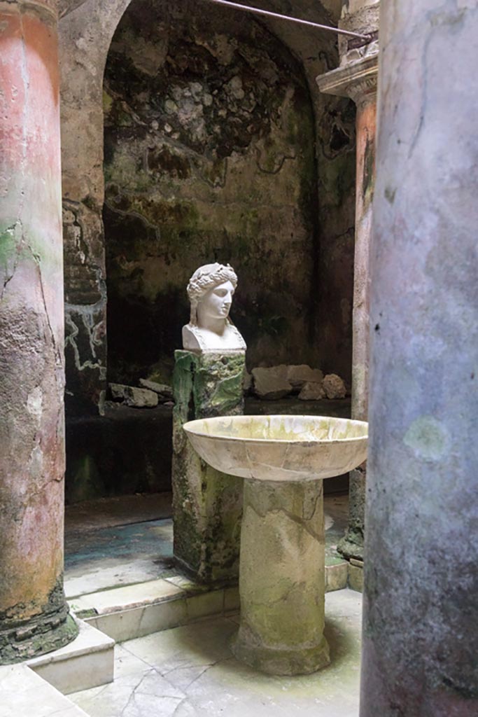 Herculaneum Suburban Baths. October 2023.
Looking south-east across atrium with fountain bust of Apollo. Photo courtesy of Johannes Eber.