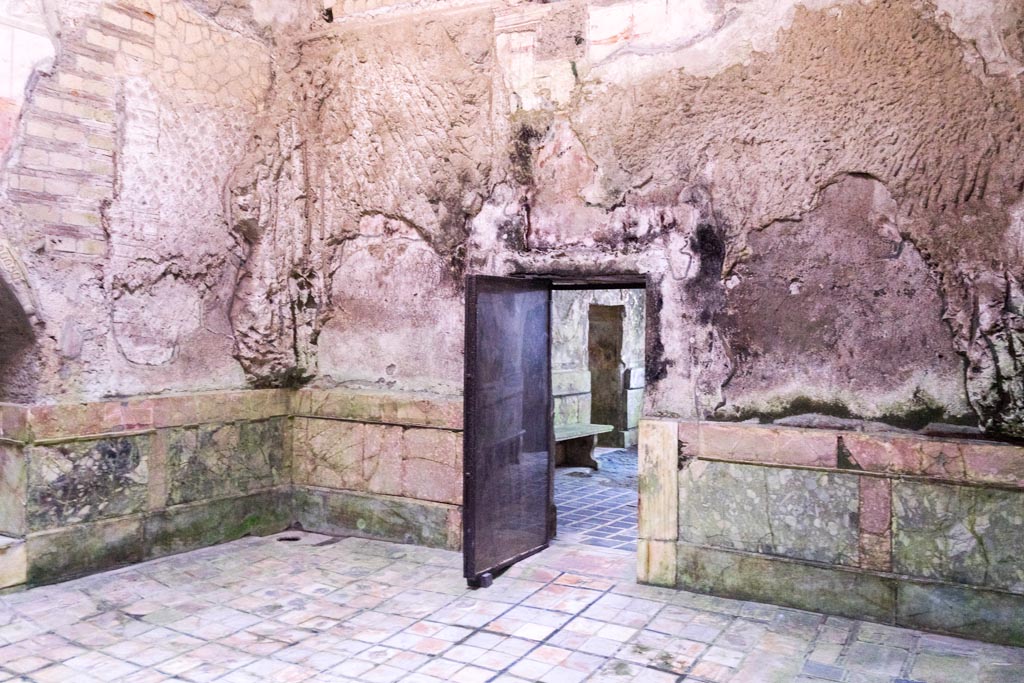 Herculaneum Suburban Baths. October 2023. Frigidarium, doorway in south wall into tepidarium. Photo courtesy of Johannes Eber. 